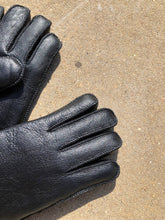 Load image into Gallery viewer, Billy Bamboo - LEATHER SHEARLING GLOVE