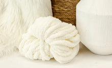 Load image into Gallery viewer, SINGLE LADIES QUEEN THROW 60X70 CREAM