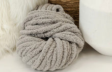 Load image into Gallery viewer, SINGLE LADIES QUEEN THROW 60X70 DUST