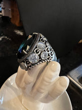 Load image into Gallery viewer, SWAROVSKI CRYSTAL DESIGNER RING #138 GREEN