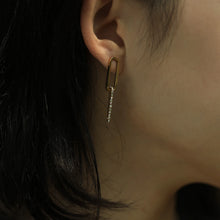 Load image into Gallery viewer, Paper Clip Earrings Gold LUCIANA 52210G
