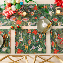 Load image into Gallery viewer, Riva Home - Deck The Halls Set of 4 Christmas Festive Placemats Green