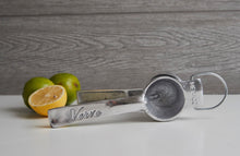 Load image into Gallery viewer, Mexican metal Juicer