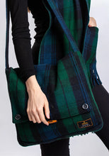 Load image into Gallery viewer, WOOLEN BAG 1020