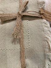 Load image into Gallery viewer, CASA FRAYED NAPKINS SET 6 RSNK3DT20