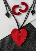 Load image into Gallery viewer, REVERSIBLE HEART 5060203