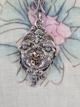 Load image into Gallery viewer, PETITE VERSAILLES
