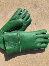 Load image into Gallery viewer, Billy Bamboo - LEATHER SHEARLING GLOVE
