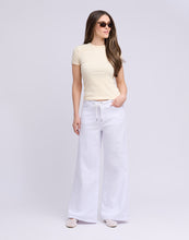 Load image into Gallery viewer, SS26 2971 LILY WIDE FEATHERWEIGHT
