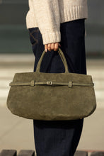 Load image into Gallery viewer, FW26 RISA MONROE CLASSIC STCHEL BAG SUEDE
