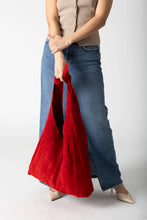 Load image into Gallery viewer, SS26 RISASS26 KNOT TOTE (SUEDE)
