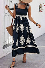 Load image into Gallery viewer, SS26 PRINTED BANDEAU MAXI DRESS
