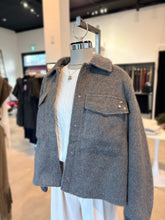 Load image into Gallery viewer, FW26 YEST URBANA JACKET
