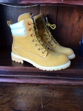 Load image into Gallery viewer, BOOTS B-177
