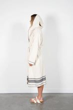 Load image into Gallery viewer, TOFINO TOWEL COMPANY “Hawthorne series” rob
