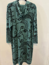 Load image into Gallery viewer, FW24 FACE TUNIC RO9032
