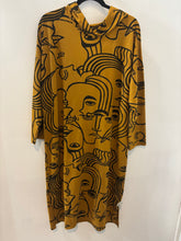Load image into Gallery viewer, FW24 FACE TUNIC RO9032
