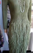 Load image into Gallery viewer, CRINKLE DRESS BM605
