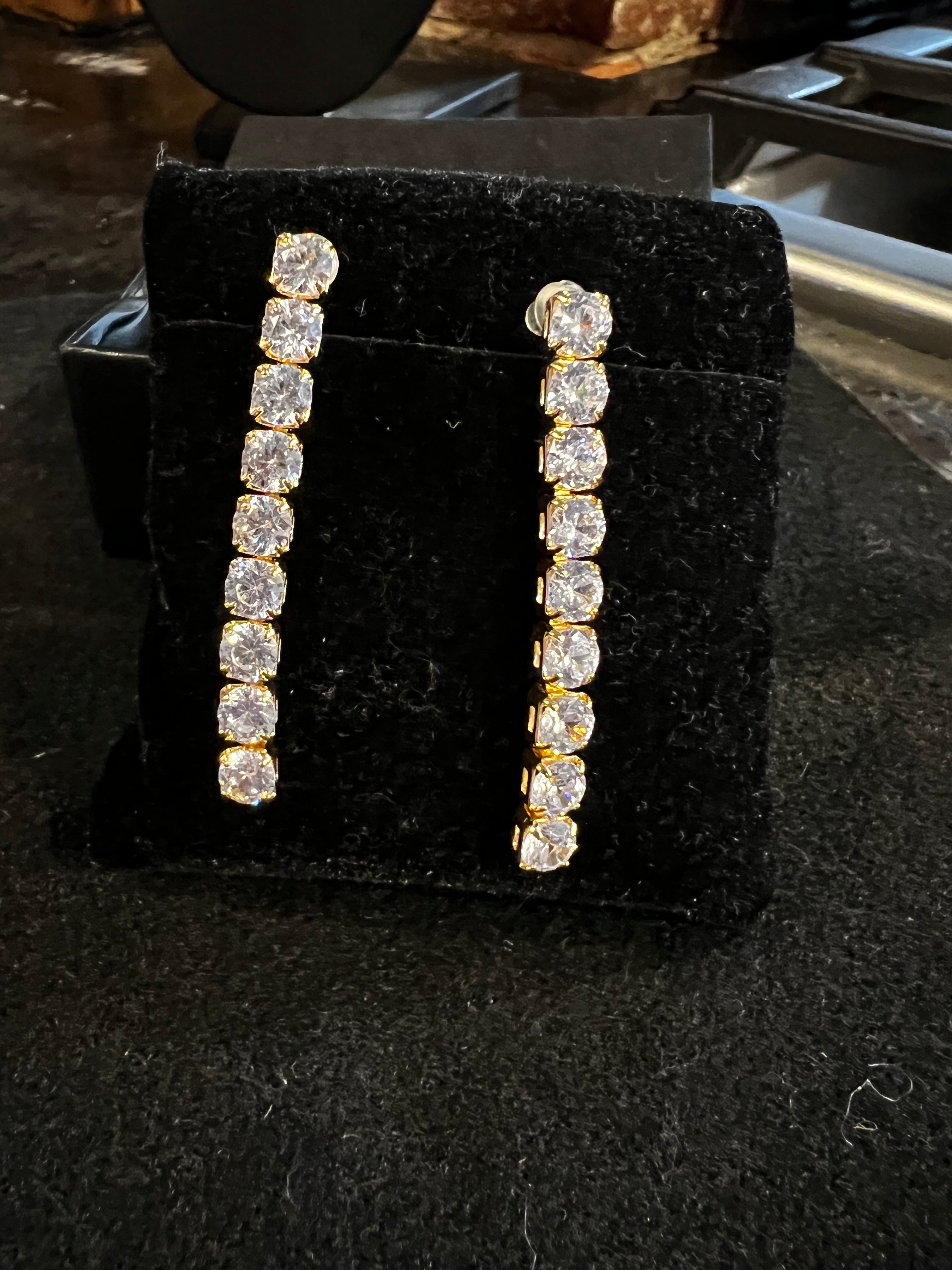 SWAROVSKI CRYSTAL STRAIGHT EARRING #118