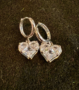 SWAROVSKI CRYSTAL SILVER HEART EARRING #118