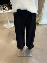 Load image into Gallery viewer, FW26 JESSICA LAURA PLEAT TROUSER
