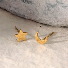 Load image into Gallery viewer, Midnight Stud Earrings 21035
