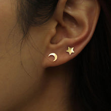 Load image into Gallery viewer, Midnight Stud Earrings 21035
