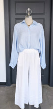Load image into Gallery viewer, SS26 MO30127 FEELS LIKE SILK BLOUSY SHIRT

