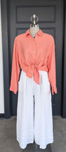 Load image into Gallery viewer, SS26 MO30127 FEELS LIKE SILK BLOUSY SHIRT
