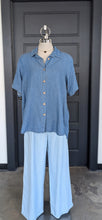 Load image into Gallery viewer, SS26 ILA242251 SOLID BUTTON SHIRT
