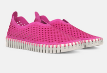Load image into Gallery viewer, TULIP SNEAKERS
