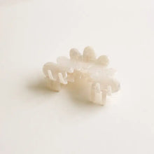 Load image into Gallery viewer, SS26 WHITE IRIDESCENT PETAL CLAW CLIP
