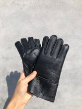 Load image into Gallery viewer, Billy Bamboo - LEATHER SHEARLING GLOVE
