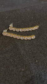 Load and play video in Gallery viewer, SWAROVSKI CRYSTAL STRAIGHT EARRING #118
