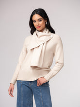 Load image into Gallery viewer, FW26 ES SPORT SWEATER &amp; DETACHABLE SCARF
