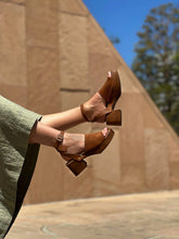 Load image into Gallery viewer, SS26 SEYCHELLES STEP FORWARD SUEDE
