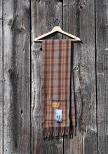 Load image into Gallery viewer, DELUXE HIGHLAND POCKET SCARF OUTLANDER 1022
