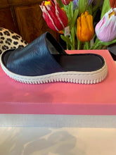Load image into Gallery viewer, TYCHE LEATHER SANDAL
