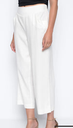 Load image into Gallery viewer, WIDE LEG CROP VM943 BLACK
