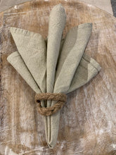 Load image into Gallery viewer, CHAMBRAY NAPKINS SET 6

