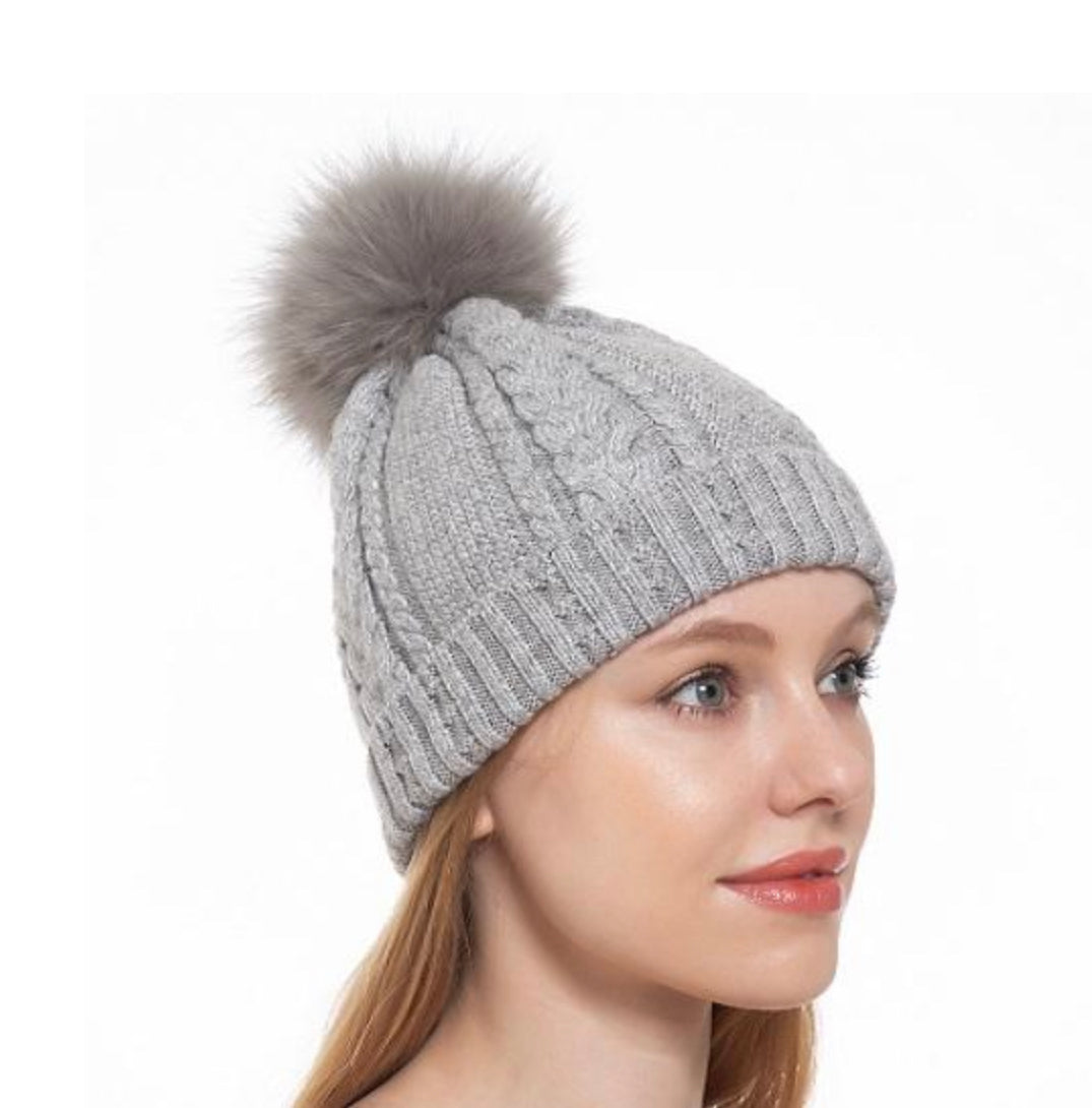 CABLE KNIT HAT  205,206