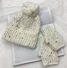 Load image into Gallery viewer, BEANIE GLOVE SET
