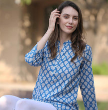 Load image into Gallery viewer, ARI INDIGO TUNIC MAHOGANY
