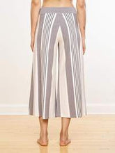 Load image into Gallery viewer, EZRA WIDE LEG CAPRI  MADE IN CANADA MiiK EZRA822
