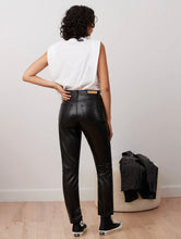 Load image into Gallery viewer, FW27 EMILY CLASSIC RISE SLIM YOGA JEANS
