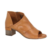 Load image into Gallery viewer, EVERLY GIA LEATHER SHOE
