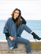 Load image into Gallery viewer, DAKOTA HOODED PONCHO 581100
