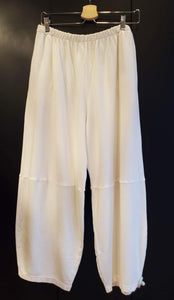 DAMAGED: OLIVER PANT (Snag bottom right back)