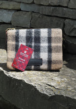 Load image into Gallery viewer, HANNAH CLUTCH BAG 1030
