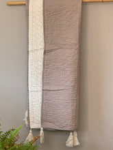 Load image into Gallery viewer, QUILTED THROW 4X5 BV2004TAU
